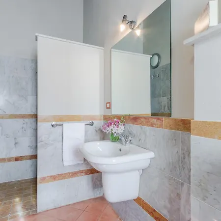 Apartment Pietro In Wine In Lucca